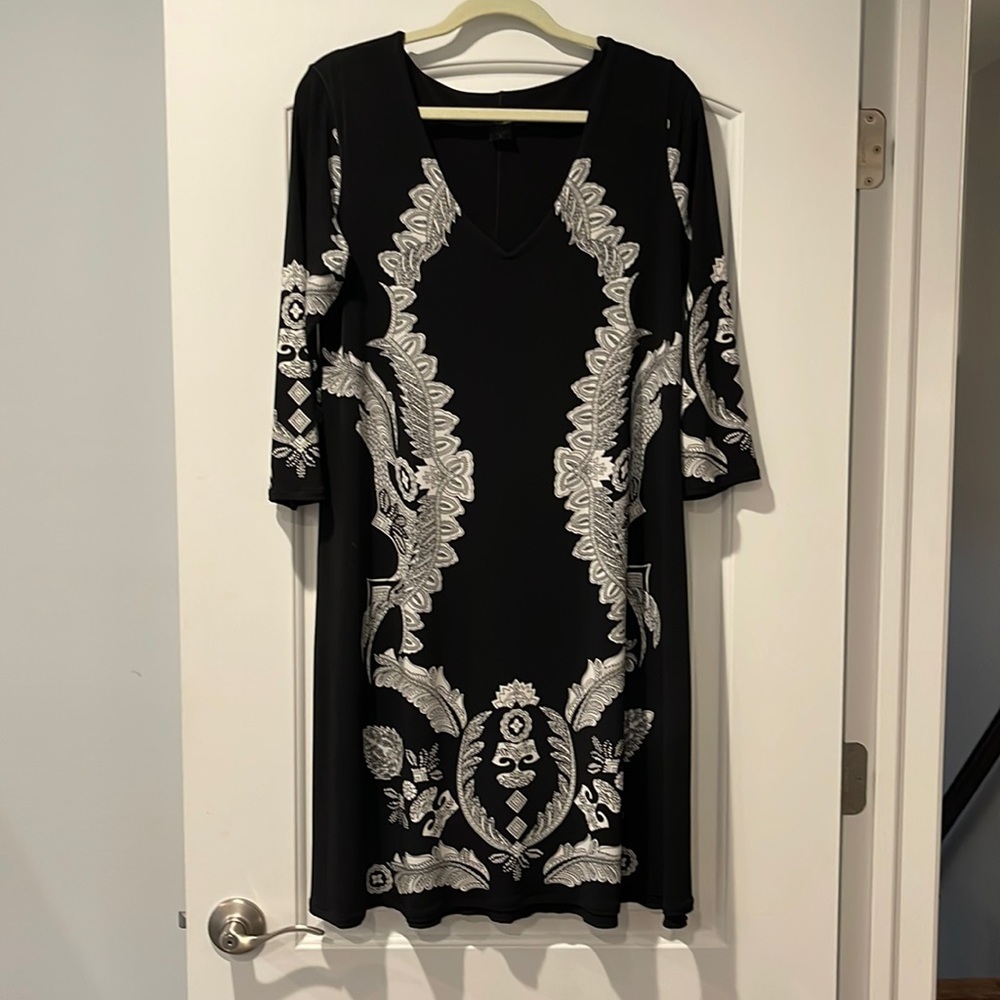 Super flattering Eva Varro dress